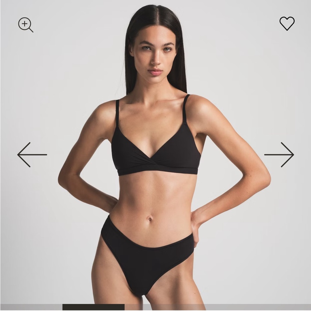 SKIMS Fits Everybody Crossover Bralette/Black/*S NWT